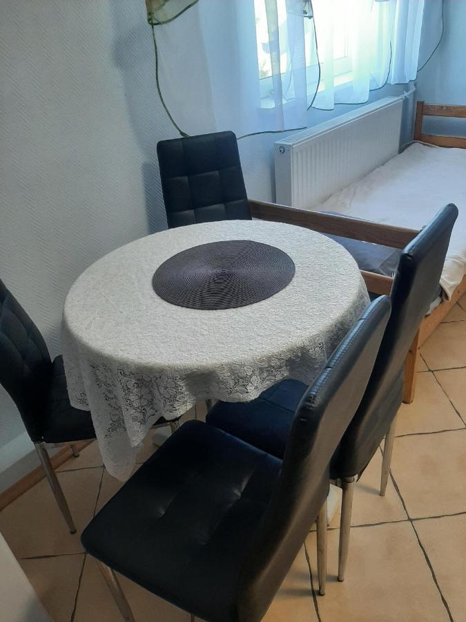 Pokoje Goscinne Cuma Łeba Exteriör bild